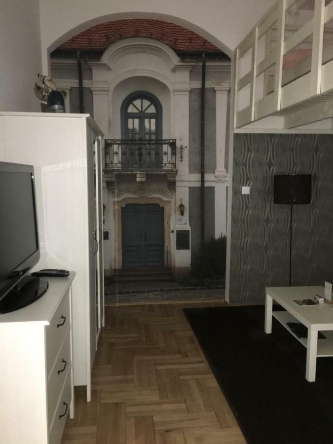 Lovag Apartman Apartamento Budapeste Exterior foto