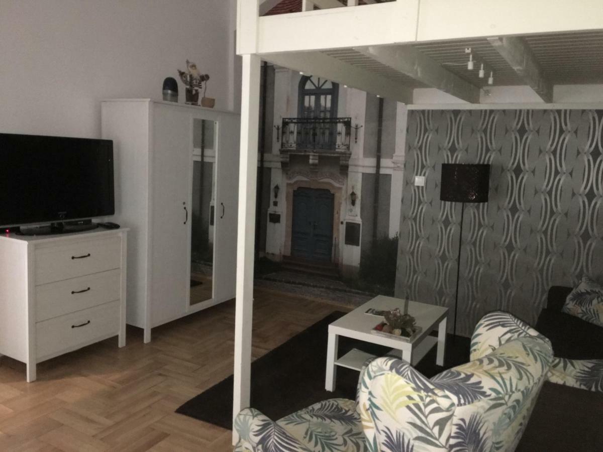 Lovag Apartman Budapeste Exterior foto
